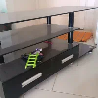 میز تلویزیون شیشه