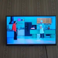 تلویزیون الجی ۳۲ اینچ|تلویزیون و پروژکتور|پرند, فاز ۴|دیوار