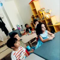 مربی فارسی انگلیسی مهد کودک دو زبانه