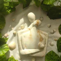 مجسمه آغوش وتفکر