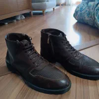 فروش ۴ جفت کفش و کتونی برند به علت مهاجرت