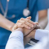 خدمات پرستاری در منزل و بیمارستان