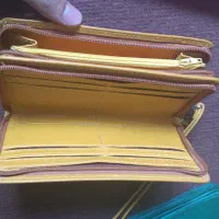 فروش تعداد محدود ۸۰ عدد کیف پول چرم گاوی زنانه|کیف، کفش، کمربند|کرج, حسین آباد (اکبر آباد)|دیوار