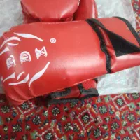 یک جفت دستکش بوکس سایز10