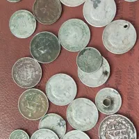 تعدادی سکه واسکناس