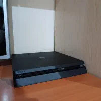 PS4  در حد نو با دو دسته