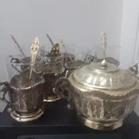 ۶عدد جا استکانی جنس مس وبرنج بهمراه یک عدد قندان