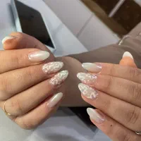 تخفیف کاشت ناخن