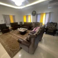 دو‌  دست  مبل و میز نهار خوری شش نفره و فرش