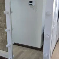 آینه قدی چراغ دار تمیز در حد نو|آینه|تهران, شهرک چیتگر|دیوار