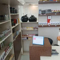 ویترین کل مغازه بامیز وصندلی|فروشگاه و مغازه|رشت, بیجارپس|دیوار