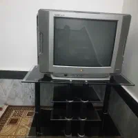 تلویزیون ۲۱ و میز تلویزیون