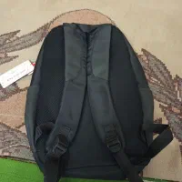 کیف مدرسه|کیف، کفش، کمربند|شیراز, لب آب|دیوار