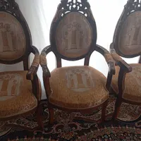 صندلی چوبی
