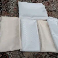 تعدادی رومیزی گرد و مستطیل