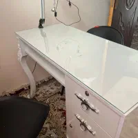 میز کاشت ناخن|آرایشگاه و سالن‌های زیبایی|مشهد, جاهد شهر|دیوار