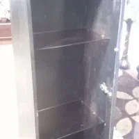 کمد مشکی|جاکفشی، کمد، دراور|صحنه, |دیوار