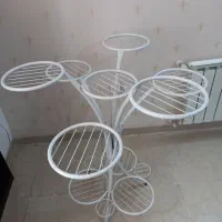 جای گلدان فلزی