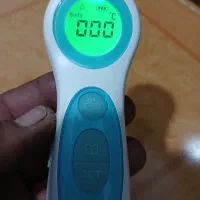 دستگاه تب سنج