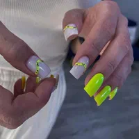 کاشت ناخن و آموزش ناخن
