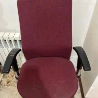 صندلی اداری کاملا تمیز و سالم