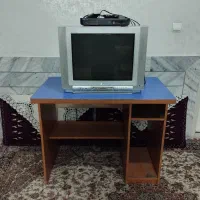 تلوزیون-میز کامپیوتر - دستگاه دیجیتال