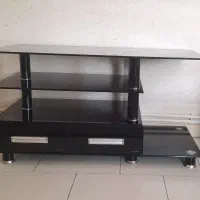 میز تلویزیون شیشه ایی