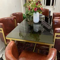 میز ناهار خوری در حد نوو