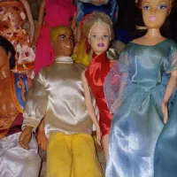 باربی قدیمی وجدید|اسباببازی|تهران, بلوار کشاورز|دیوار