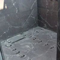 کاشی و سرامیک کار حرفه ای