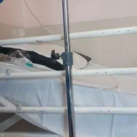 به یک ویلچر جهت بیمار سالخورده نیازمندیم