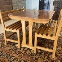 میز و نیمکت چوبی
