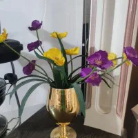 تعدادی گل و گلدان دکوری|گل مصنوعی|اراک, |دیوار