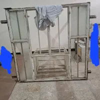 در و پنجره ی آهنی