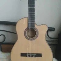 گیتار کلاسیک پیکابدار