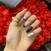 ارائه خدمات ناخن ومژه با کمترین قیمت
