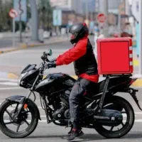 پیک موتوری در فست فود