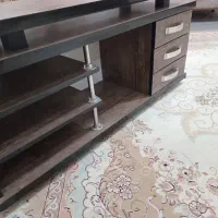 میز کامپیوتر و تلویزیون