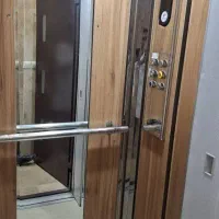 کابین آسانسور با درب اتوماتیک اتوبوسی