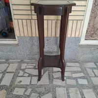 میز کنار سالنی