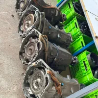 کارگر مکانیک نیمه ماهر در گیربکس اتوماتیک