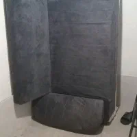 یک مبل سه نفره