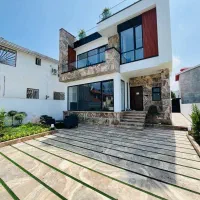 دوبلکس-مدرن-روف-گاردن-با-استخر-داخلی-الیمالات