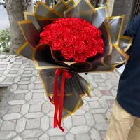 شاگرد خانم استخدام در گلفروشی گل نرگس