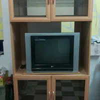 تخت خواب و میز قدیمی و کمد|تخت و سرویس خواب|شیراز, نیستان|دیوار