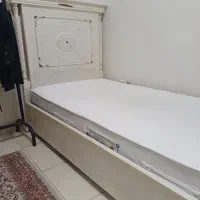 تخت خواب یکنفره