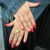 کاشت ناخن با تخفیف