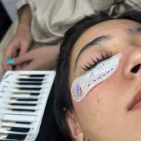 آموزش اکستشن مژه و خدمات