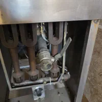 سرخ کن دین|کافی‌شاپ و رستوران|پرند, فاز ۱|دیوار