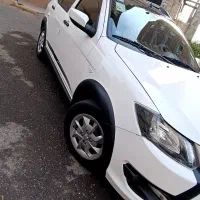 کوییک Rs سفید مشکی